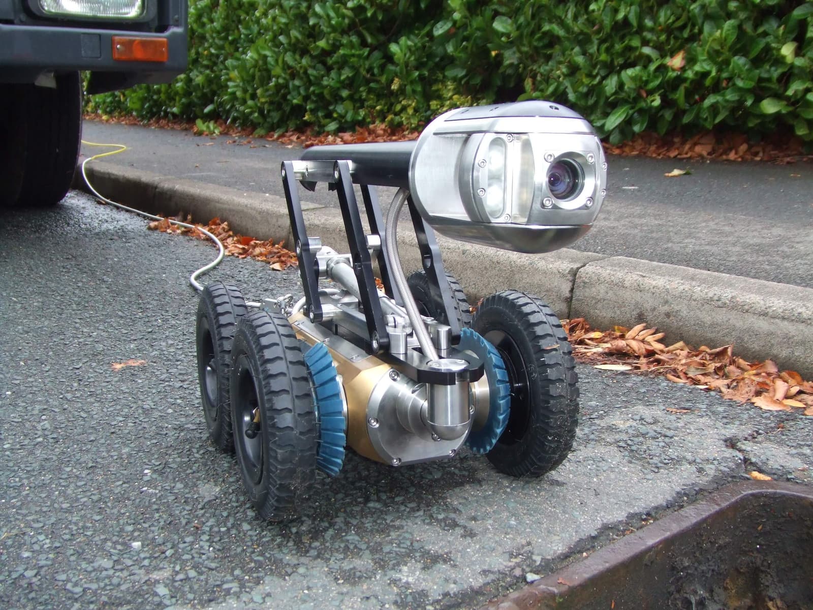 Crawler with Pan & Tilt camera(2)
